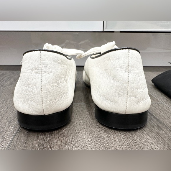 Chanel 2024 white ivory leather ballet flats with bow size 38 - Picture 9 of 16